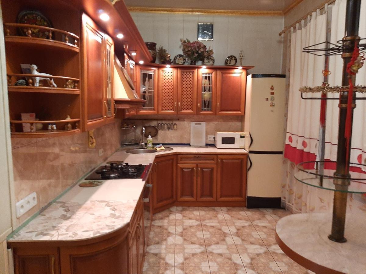 Куренiвський Двiр Kiev Exterior foto